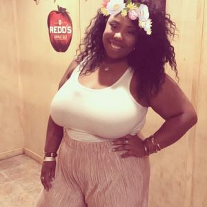 Meet your Posher, Paschelle